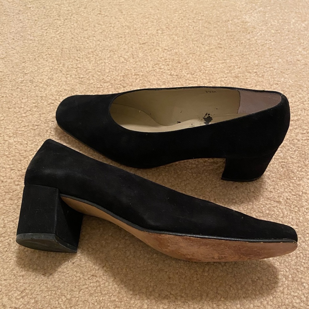 Van Eli Black Suede Heel Size 7.5
